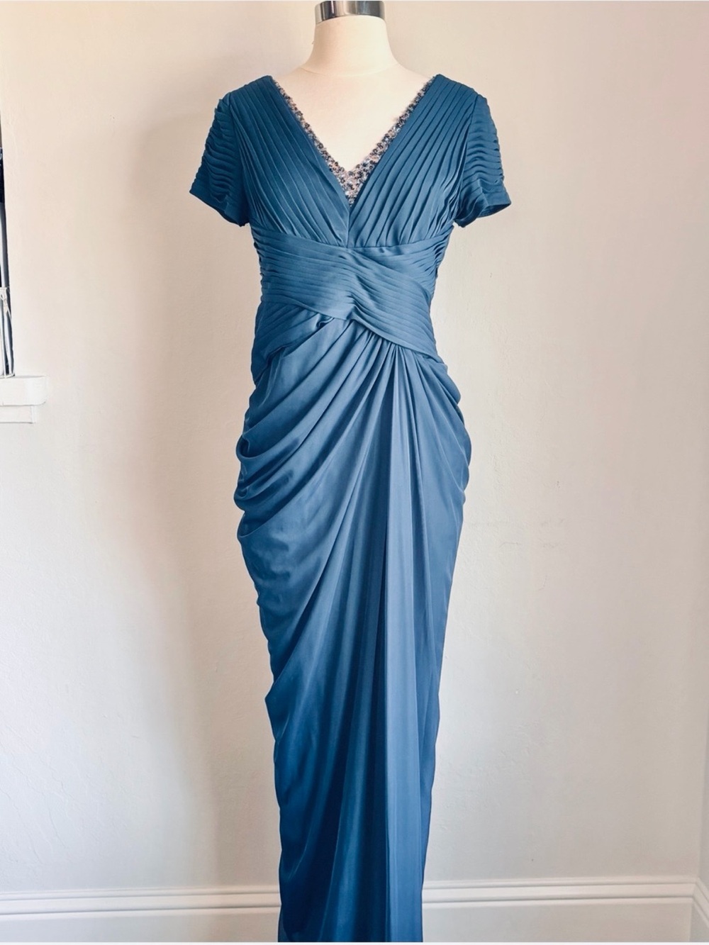 Adrianna Papell Dark Blue Pleat Draped Mesh Evening Gown, Vneck Beading, Sz 8P